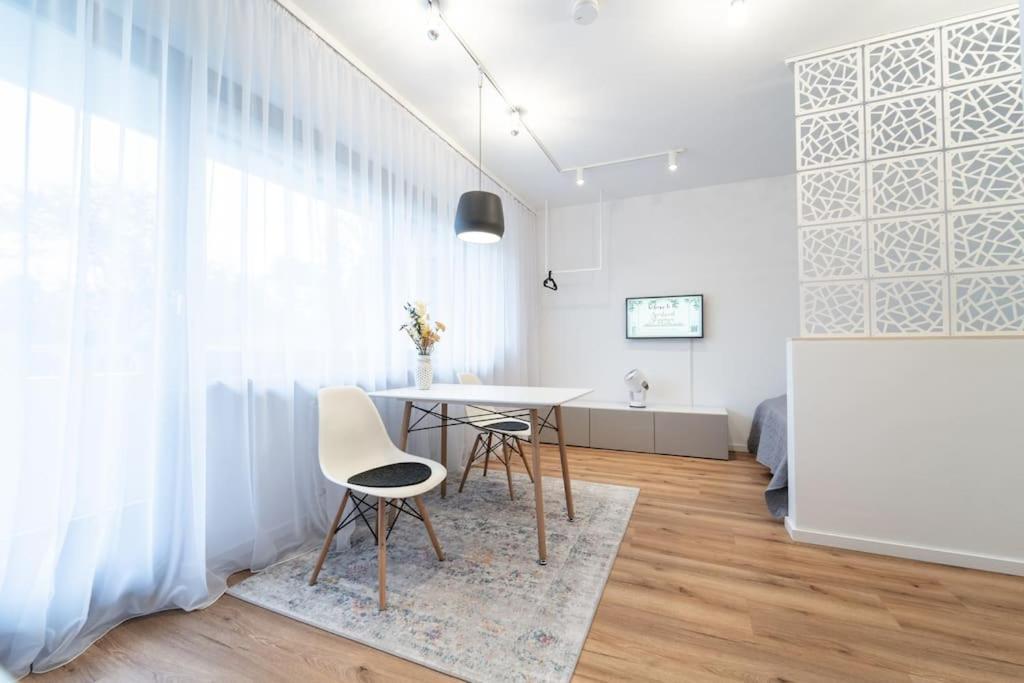 Apartment Mit Balkon Und Privatparkplatz Augsburg Zewnętrze zdjęcie
